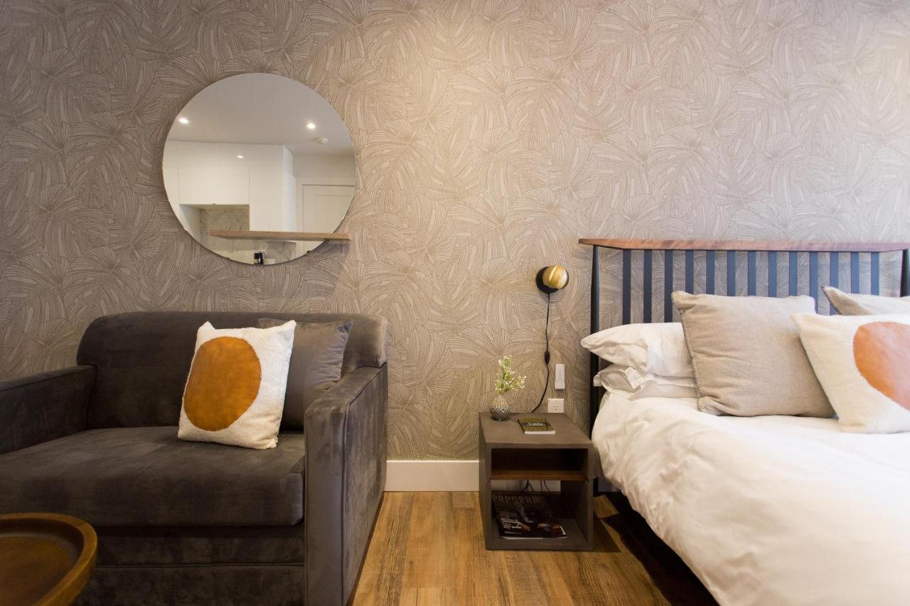 Romantic Studio In The Heart Of Little Italy By Den Stays Montreal Exterior photo