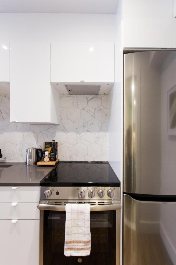 Romantic Studio In The Heart Of Little Italy By Den Stays Montreal Exterior photo